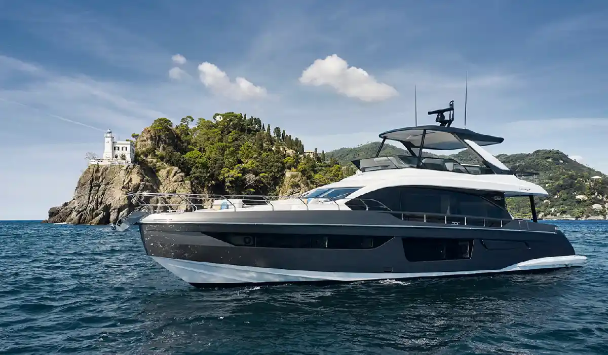 Azimut - Fly 68 - Motor Yacht Charter - Motor Yachts for Sale - Exclusive Concierge Club.webp
